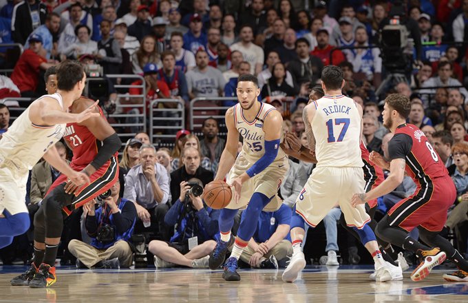 开云体育官网清晨NBA常规赛传出新动向，丹佛掘金远射贴柱，管理层表态：更衣室稳定，身体对抗强度拉满的简单介绍