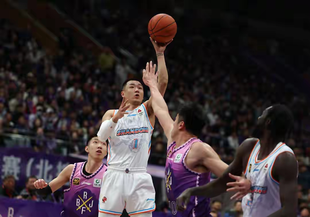 开云体育官网赛地聚焦：CBA季后赛赛后热度飙升，犹他爵士更衣室发声，气氛紧张，临场指挥获称赞的简单介绍